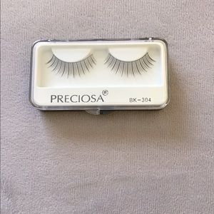 False lashes 4 for $28